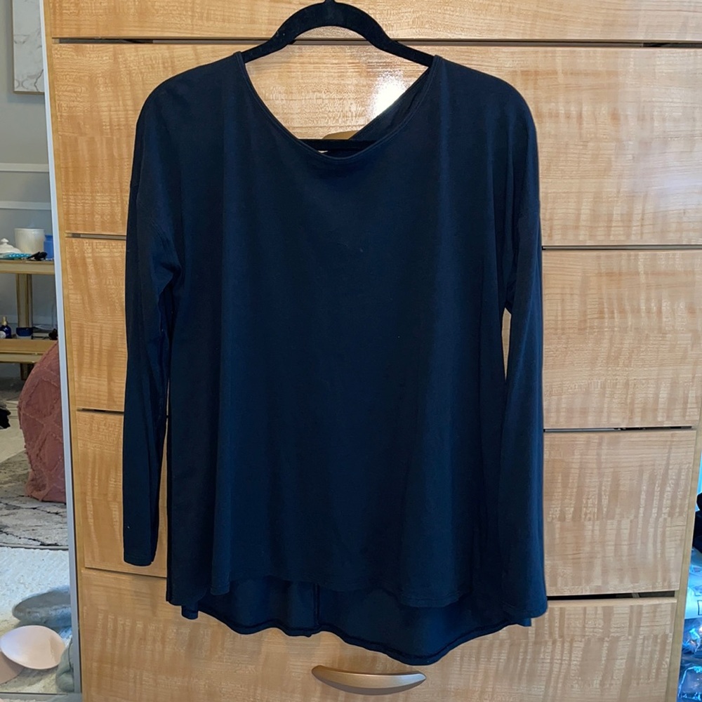 Long sleeve black lululemon loose fitting shirt